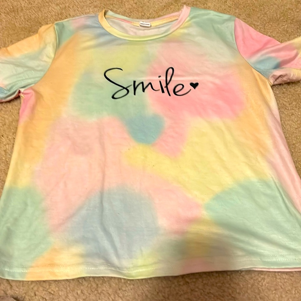 Tie-dye smile shirt
